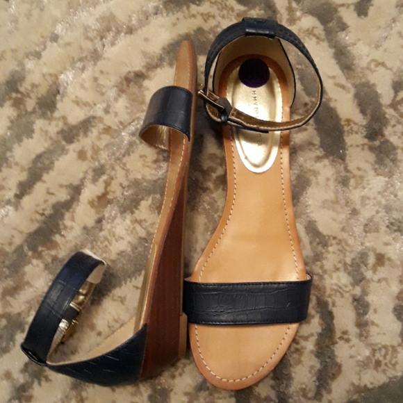 Sandals - Picture 2 of 3